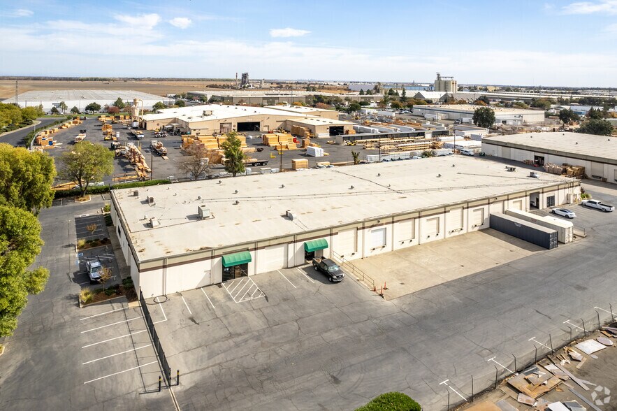 More Photos Of 1540 Tanforan Ave, Woodland Warehouse For Lease