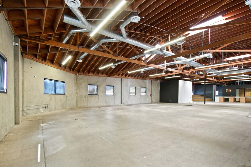 More Photos Of 3650 S Holdrege Ave, Los Angeles Light Manufacturing For Lease