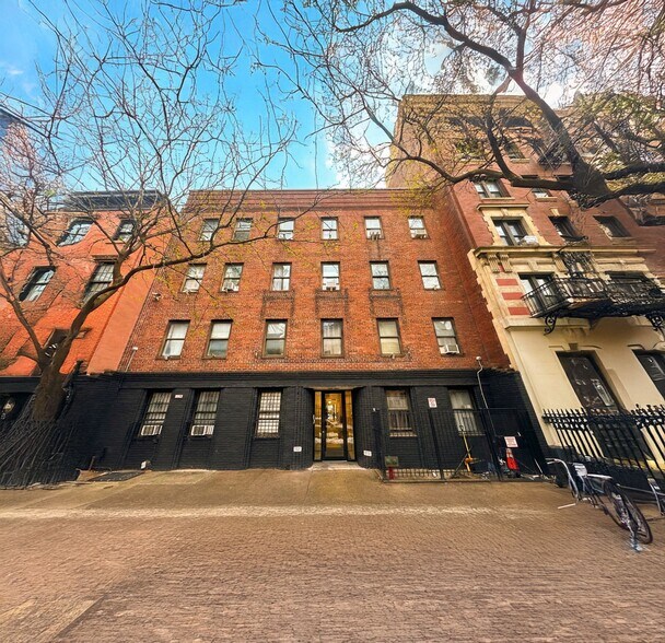 Primary Photo Of 206 W 21st St, New York Apartments For Sale