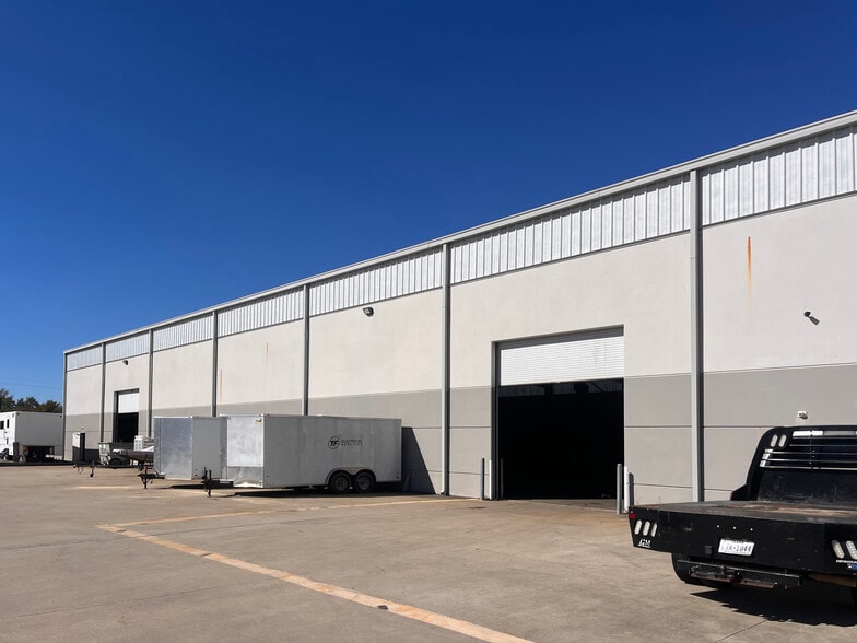 More Photos Of 11804 Fairmont Pky, La Porte Warehouse For Lease