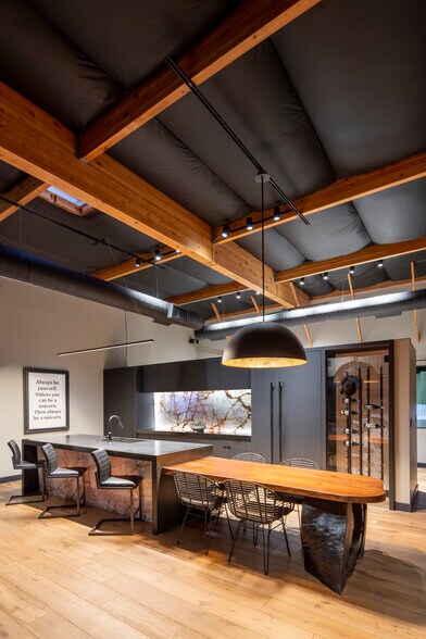 More Photos Of 1100 E Washington St, Phoenix Office For Sale