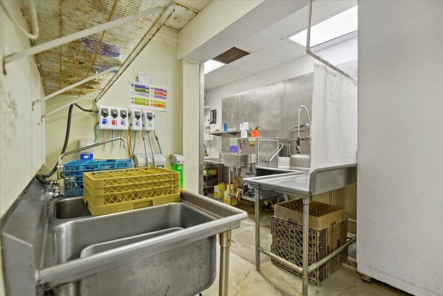 More Photos Of 201 Laurel St, Conway Restaurant For Sale