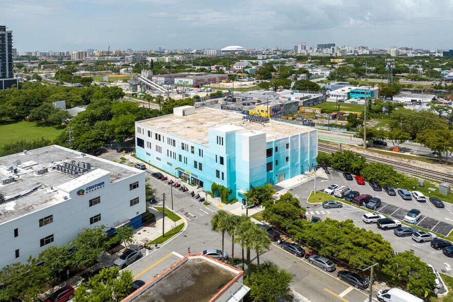 More Photos Of 1900 NE Miami Ct, Miami Office For Lease