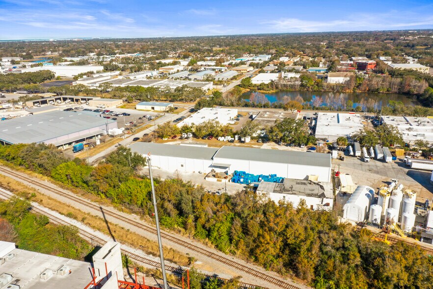 More Photos Of 1555 Sunshine Dr, Clearwater Warehouse For Sale