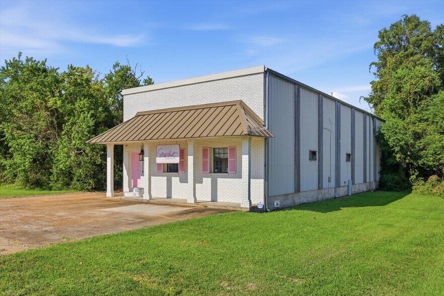 More Photos Of 1013 N Flowood Dr, Flowood Freestanding For Sale