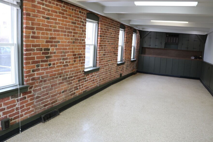 More Photos Of 30 E Main St, Webster Storefront Retail Residential For Lease