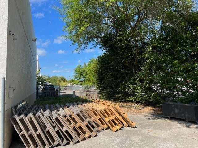 More Photos Of 1937 NW 40th Ct, Pompano Beach Warehouse For Lease