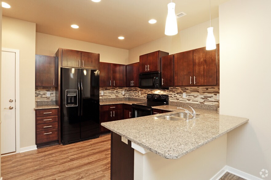 More Photos Of 325 SW 7th St, Des Moines Apartments For Sale