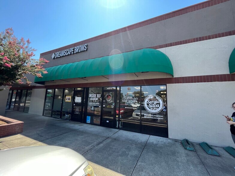 More Photos Of 3410-3436 W Hammer Ln, Stockton Unknown For Lease