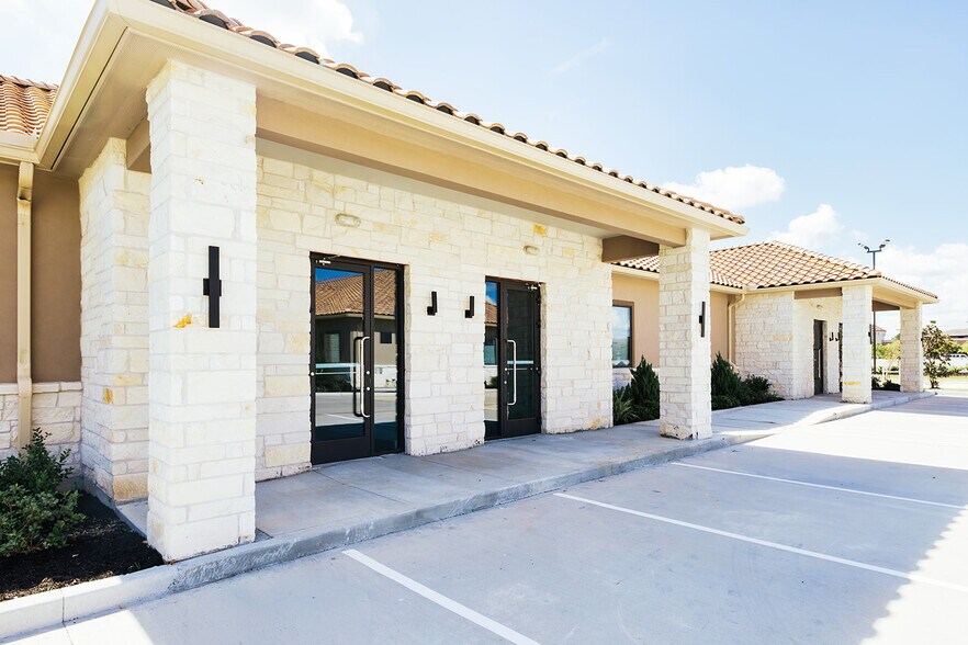 More Photos Of 8525 N Sam Houston Pkwy E, Humble Office For Sale