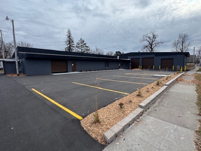 More Photos Of 2105 N 6th St, Wausau General Retail For Lease