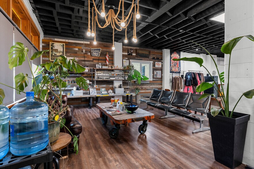 More Photos Of 2525 Tacoma Ave S, Tacoma Freestanding For Sale