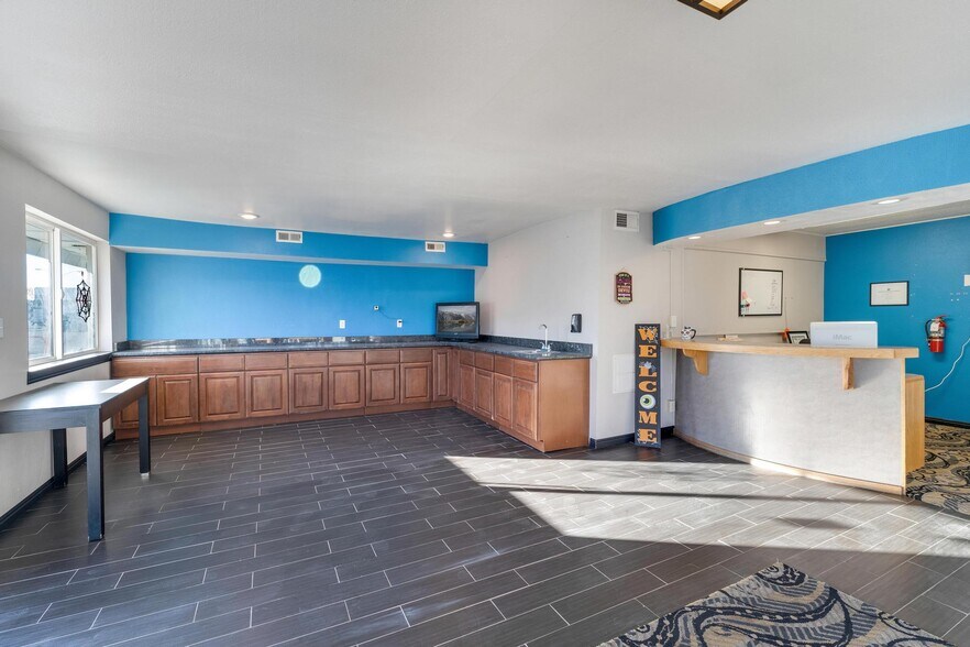 More Photos Of 590 W Main St, Vernal Hotel For Sale