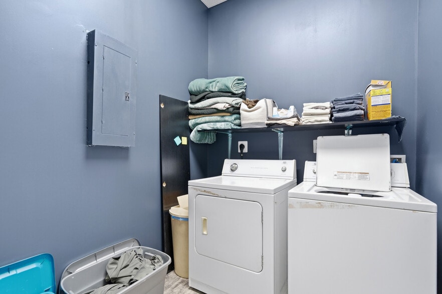 More Photos Of 5472-5486 Southern Maryland Blvd, Lothian Storefront For Sale