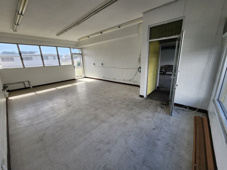 More Photos Of 1989-1997 Pauoa Rd, Honolulu Storefront Retail Residential For Lease
