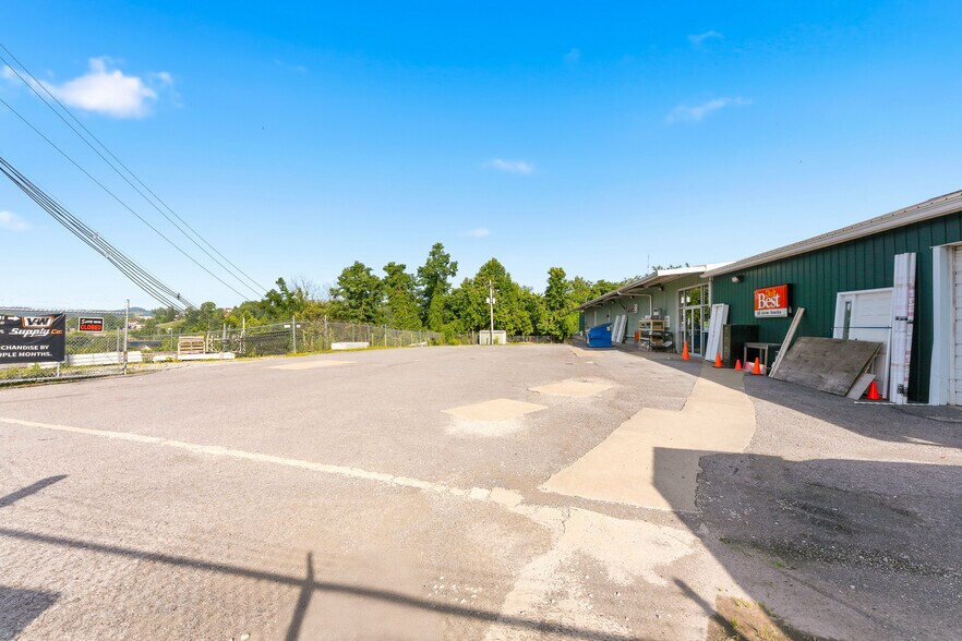 More Photos Of 534 Virginia Ave, Fairmont Freestanding For Sale