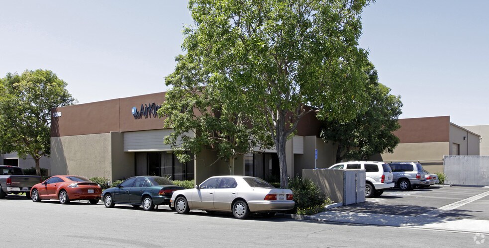 Primary Photo Of 1308 S Allec St, Anaheim Warehouse For Lease