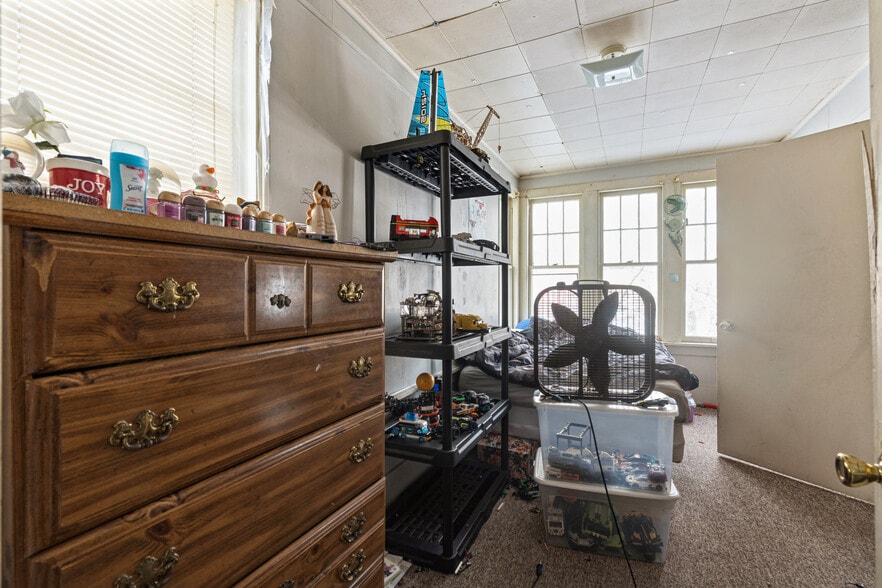 More Photos Of 431 6th Ave S, Clinton Apartments For Sale