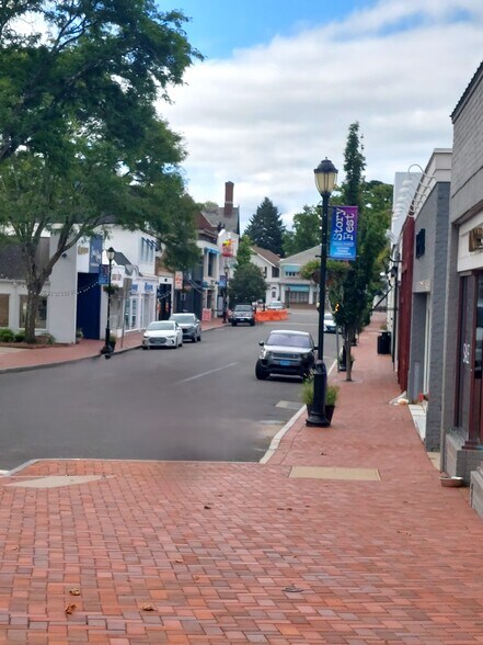 More Photos Of 136 Main St, Westport Unknown For Lease