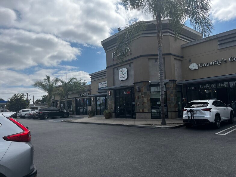 More Photos Of 11126-11140 Del Amo Blvd, Lakewood Storefront For Lease