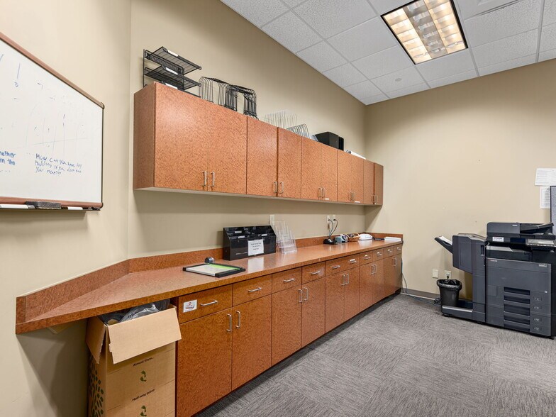 More Photos Of 1100 Ridgefield Blvd, Asheville Office For Lease