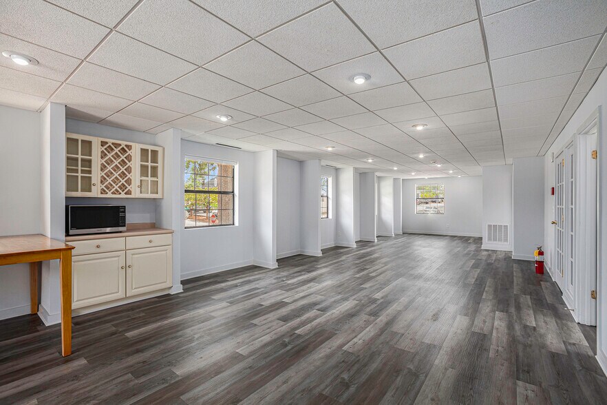 More Photos Of 2858 Franklin St, Avondale Estates Office For Lease