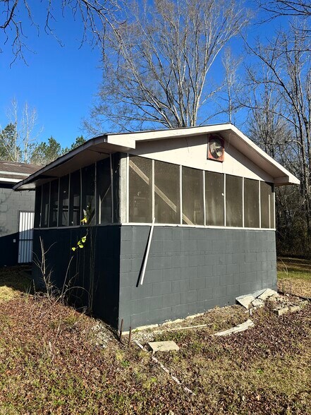 More Photos Of 1030 Dry Branch Rd, Hopkins General Retail For Sale