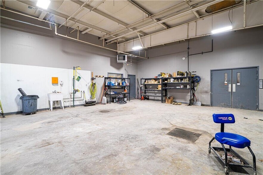 More Photos Of 5326 Lake Ave, Saint Joseph General Retail For Sale