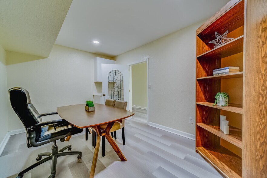 More Photos Of 1275-1279 Cleveland St, Clearwater Medical For Lease