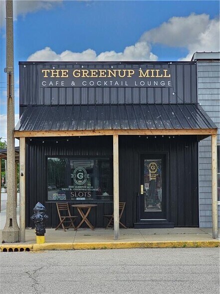 More Photos Of 120 W Cumberland St, Greenup General Retail For Sale