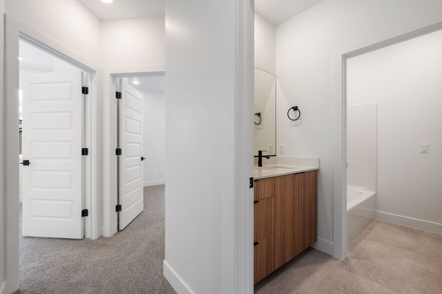 More Photos Of 1935 W 250 S, Hurricane Apartments For Sale