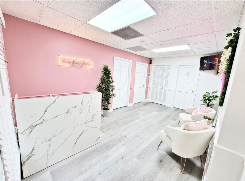 More Photos Of 724-734 Holcomb Bridge Rd, Norcross Loft Creative Space For Sale