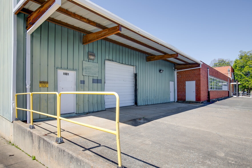 More Photos Of 1901 Westwood Ave, Richmond Warehouse For Sale