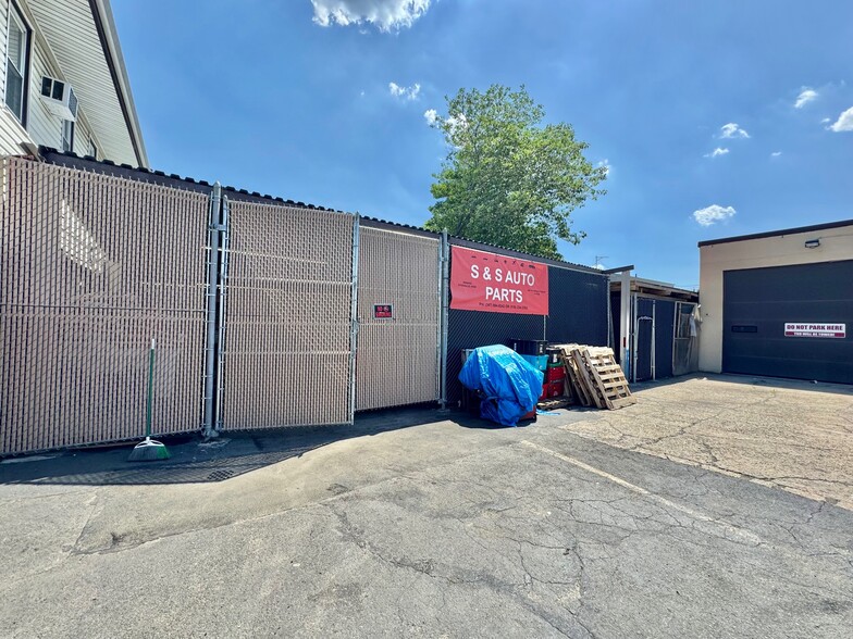 More Photos Of 14610 Guy R Brewer Blvd, Jamaica Warehouse For Sale