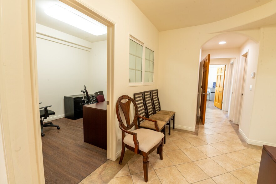 More Photos Of 12041-12043 Jefferson Blvd, Culver City Office For Sale