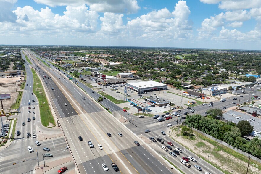 More Photos Of 212 W Expressway 83, Weslaco Auto Repair For Lease