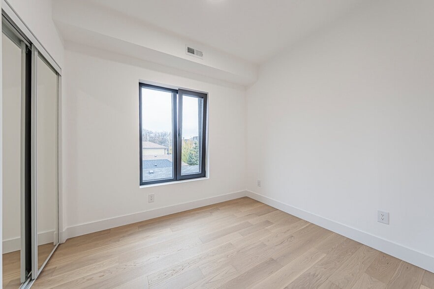 More Photos Of 14 Holmesdale Rd, Toronto Apartments For Sale