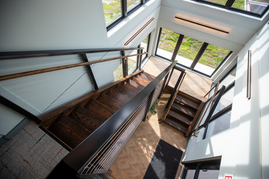 More Photos Of 4801 Quail Crest Pl, Lawrence Coworking Space