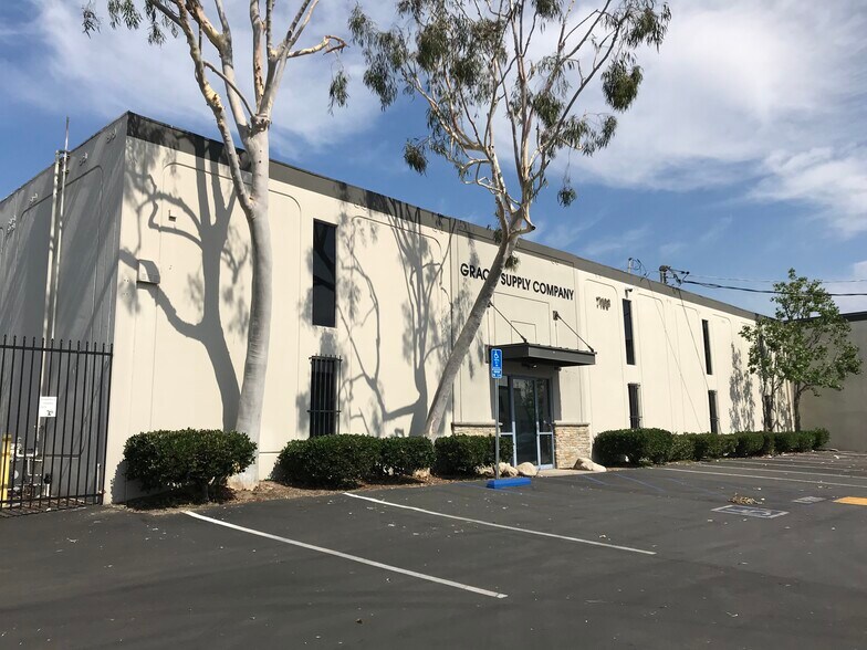 More Photos Of 7103 Fair Ave, North Hollywood Warehouse For Lease