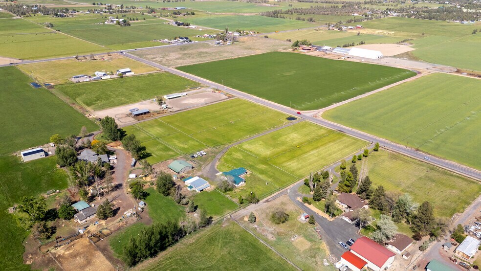 More Photos Of 9101 NW 31st St, Terrebonne Specialty For Sale