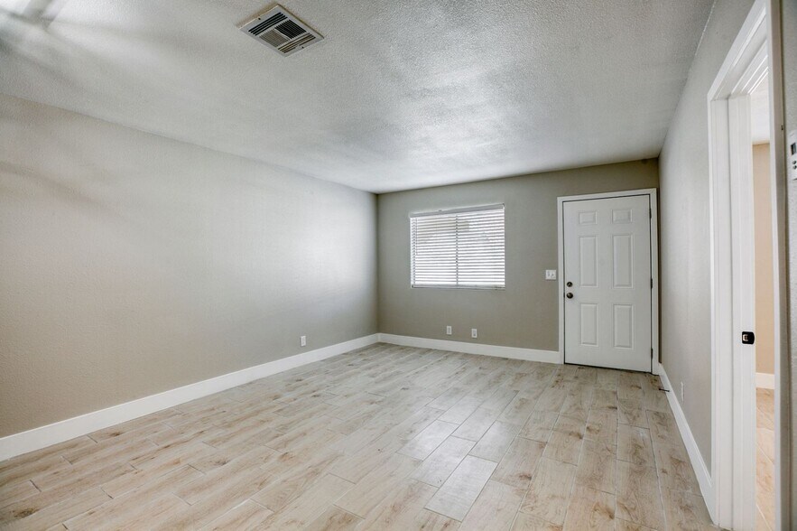 More Photos Of 317 S 9th St, Las Vegas Apartments For Sale