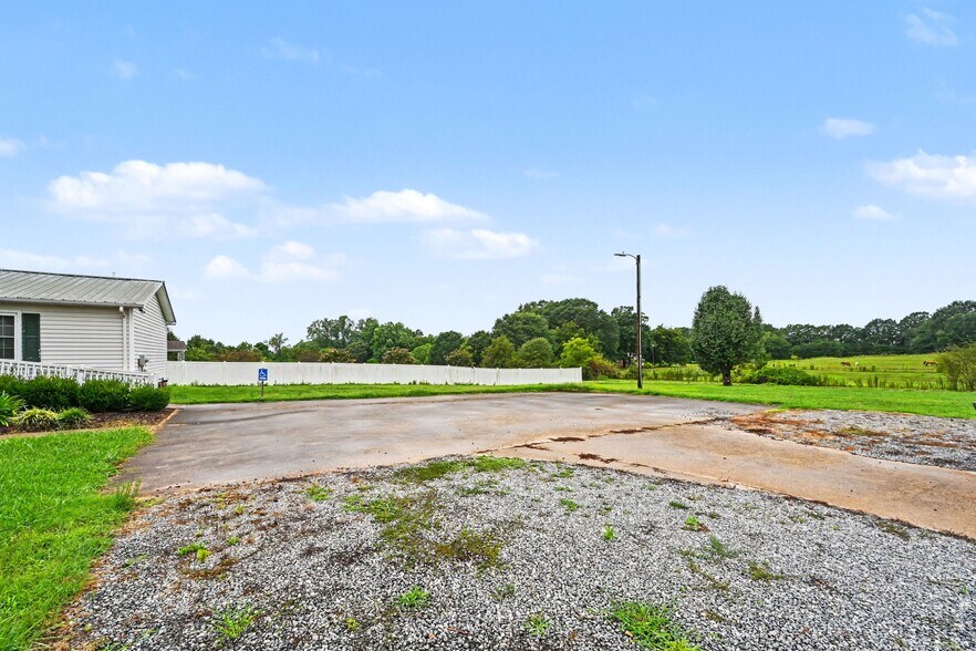 More Photos Of 4009 Polkville Rd, Shelby Freestanding For Sale