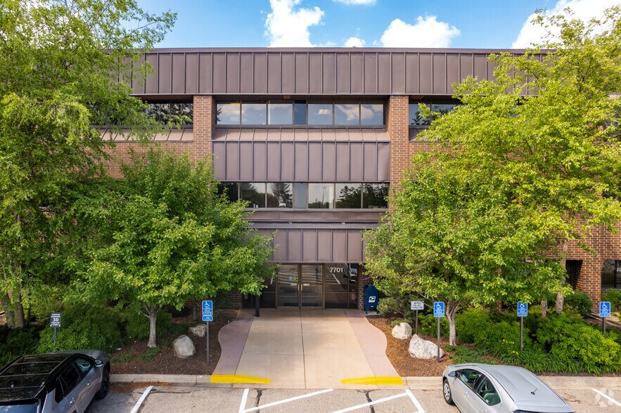 More Photos Of 7701 York Ave S, Edina Office For Lease