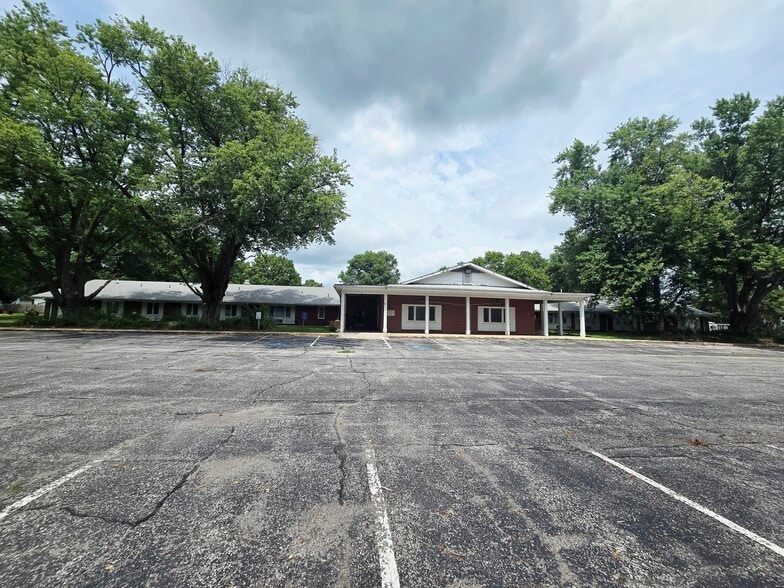 More Photos Of 300 Cedar St, Tarkio Skilled Nursing Facility For Sale