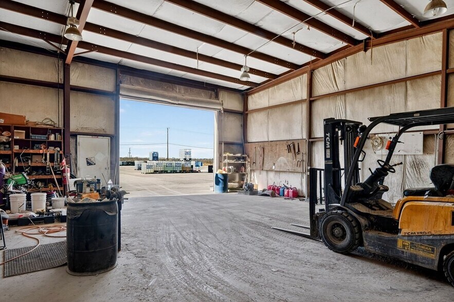 More Photos Of 8316 W I-20, Midland Warehouse For Lease