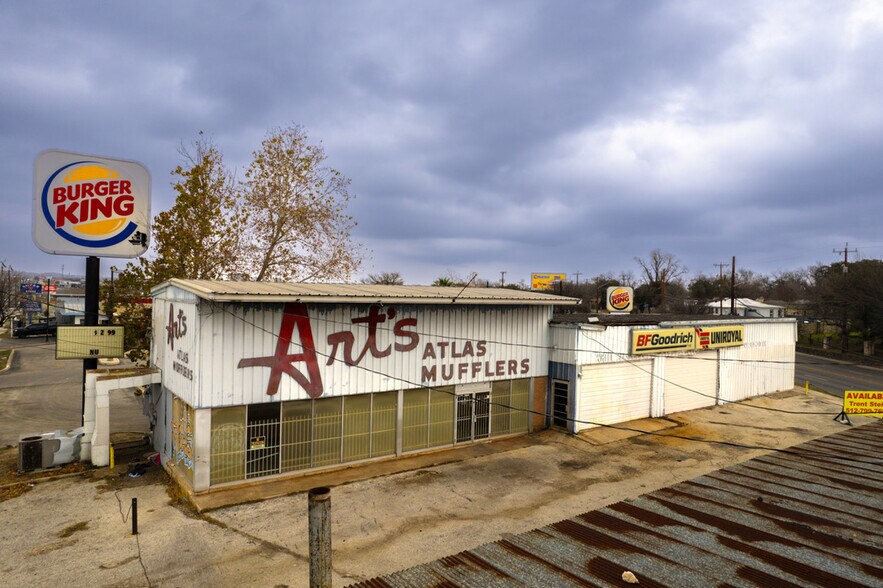 More Photos Of 3350 Fredericksburg Rd, San Antonio Auto Repair For Lease