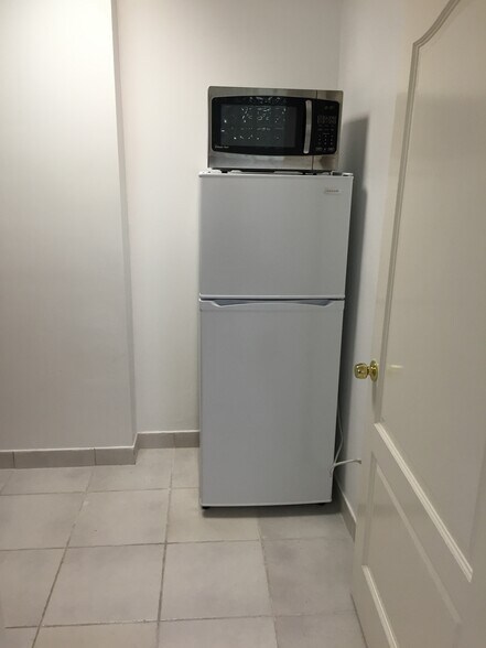 More Photos Of 1111 Kane Concourse, Bay Harbor Islands Loft Creative Space For Sale