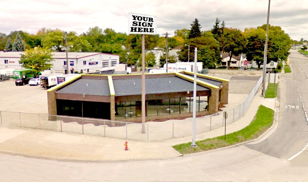 Primary Photo Of 877 E Eight Mile Rd, Hazel Park Showroom For Lease