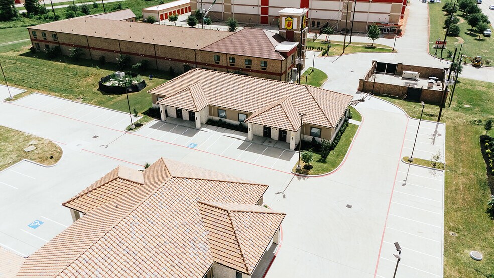 More Photos Of 8525 N Sam Houston Pky E, Humble Office For Sale