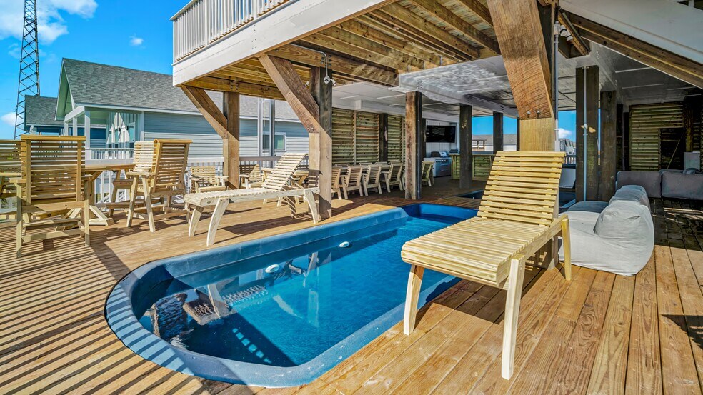 More Photos Of 1023 Victoria Lane, Gilchrist 77617, Bolivar Specialty For Sale